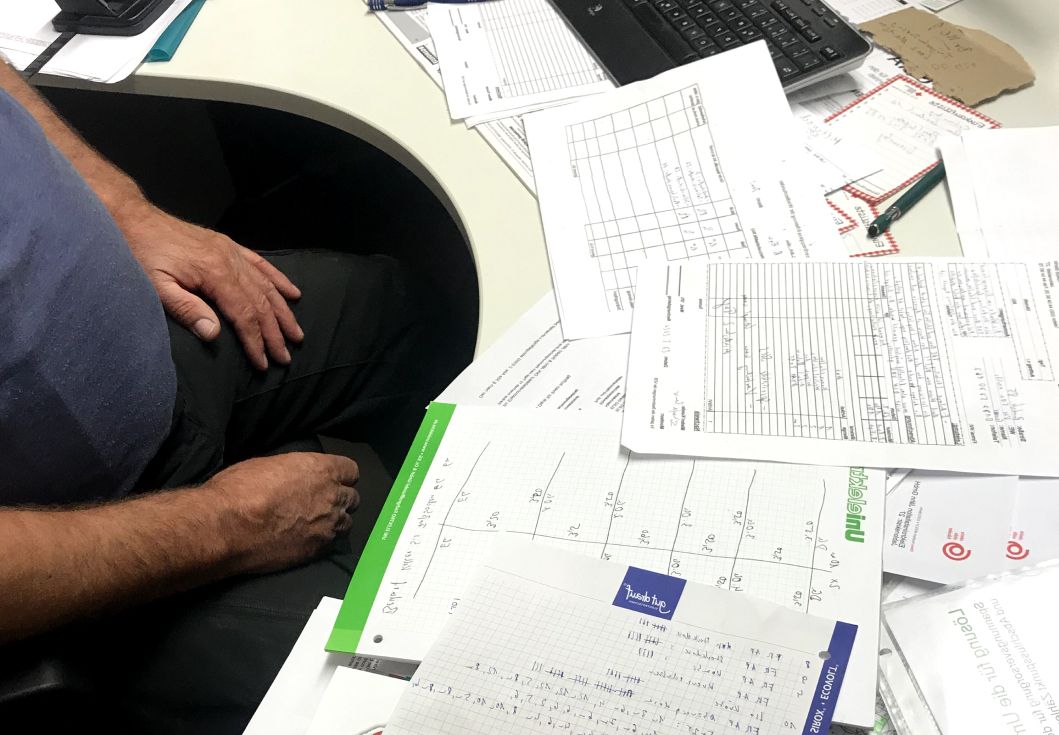 How might we support craftsmen and their merchants to build a better relationship?